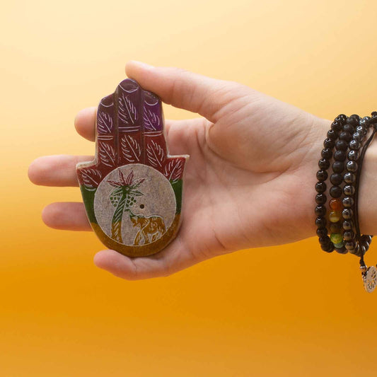 Porte-encens en stéatite — Main de Fatma, éléphant et palmier, 9 × 6 cm