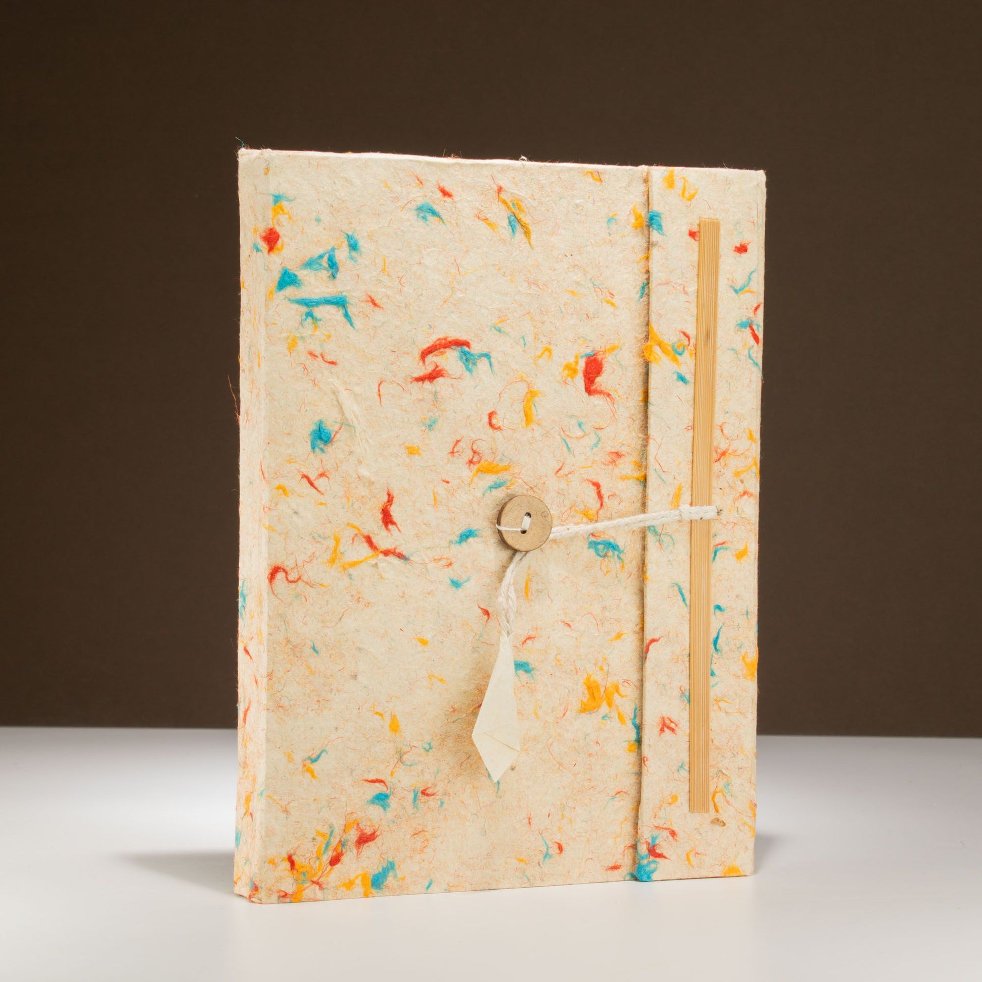 Carnet en papier lokta — Fibres de coton multicolores, 21 × 15 cm — vue 2